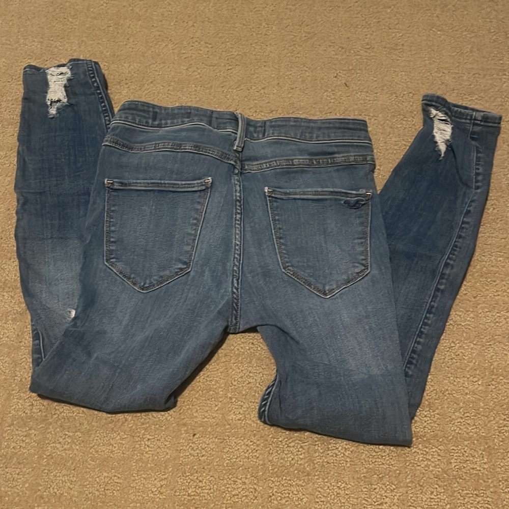 HOLLISTER RIPPED JEANS - Picture 2 of 4